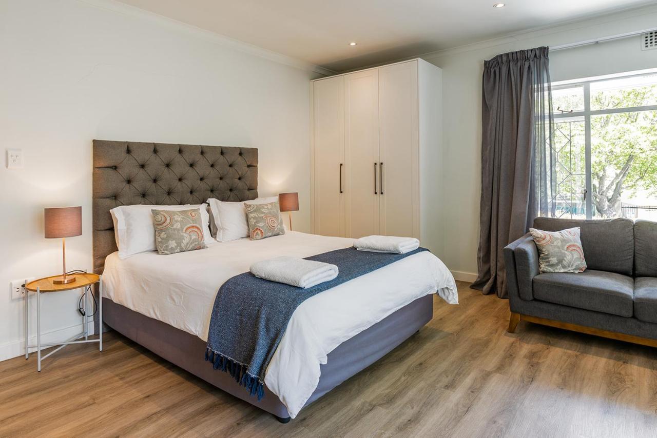 Oak Manor Hotel Kaapstad Buitenkant foto